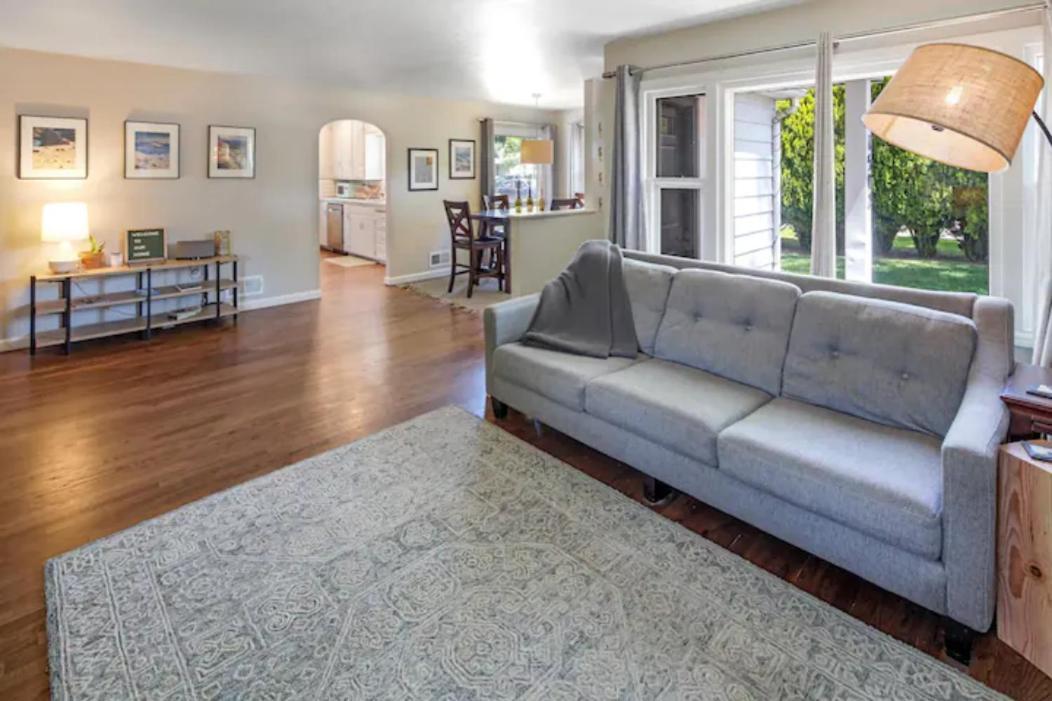 Celebration Chalet! Quant, Cozy, A Few Blocks From Bsu And Close To Downtown Boise, Fireplace, 4 Beds, And Seating For 6 Pets Welcome! Exterior photo