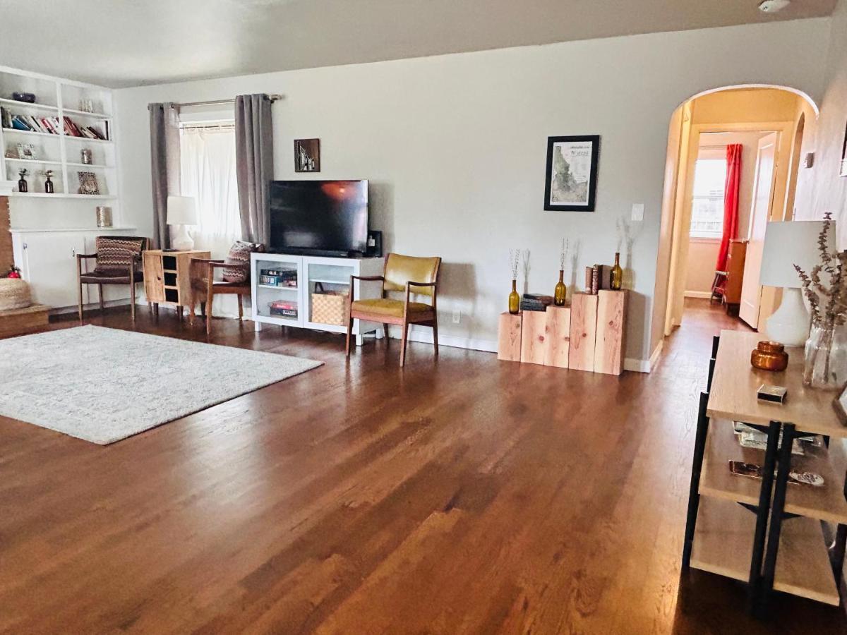 Celebration Chalet! Quant, Cozy, A Few Blocks From Bsu And Close To Downtown Boise, Fireplace, 4 Beds, And Seating For 6 Pets Welcome! Exterior photo