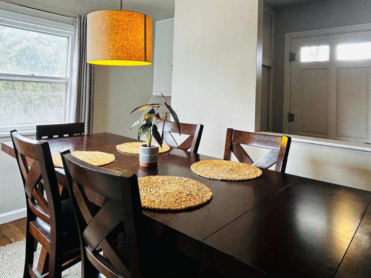 Celebration Chalet! Quant, Cozy, A Few Blocks From Bsu And Close To Downtown Boise, Fireplace, 4 Beds, And Seating For 6 Pets Welcome! Exterior photo