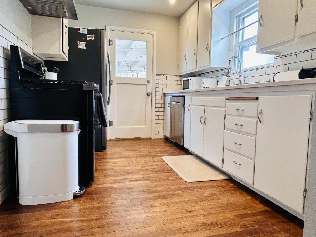 Celebration Chalet! Quant, Cozy, A Few Blocks From Bsu And Close To Downtown Boise, Fireplace, 4 Beds, And Seating For 6 Pets Welcome! Exterior photo